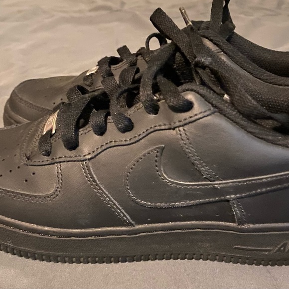 For Sale: NIKE AIRFORCE Ones! Size youth 5. Like new. Worn twice! - Picture 6 of 9